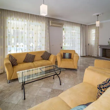 Vila Seaside Residence, Hancer, Denize Sifir 4 Yatak Odali, 8 Kisilik ,ortak Havuzlu Villa, *