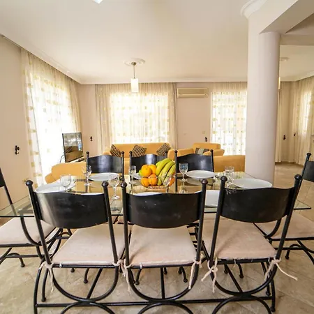 Seaside Residence, Hancer, Denize Sifir 4 Yatak Odali, 8 Kisilik ,ortak Havuzlu Villa, فيلة *