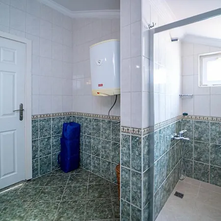 Vila Seaside Residence, Hancer, Denize Sifir 4 Yatak Odali, 8 Kisilik ,ortak Havuzlu Villa, Fethiye