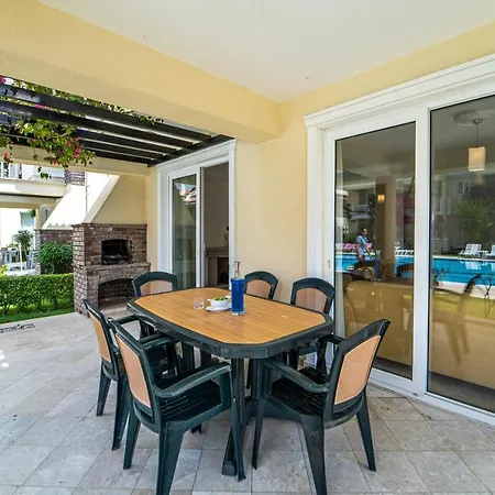 فيلة Seaside Residence, Hancer, Denize Sifir 4 Yatak Odali, 8 Kisilik ,ortak Havuzlu Villa, *
